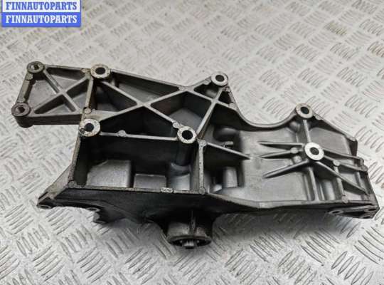купить Кронштейн генератора на Volkswagen Passat B5