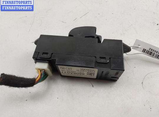 купить Кнопка стеклоподъемника переднего правого на Mitsubishi Colt (2004-2012)