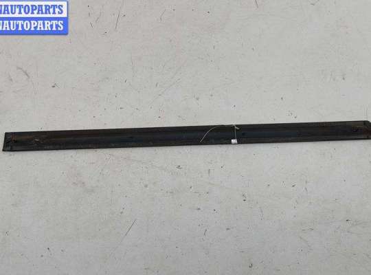 купить Молдинг двери задней левой на Volkswagen Passat B5+ (GP)