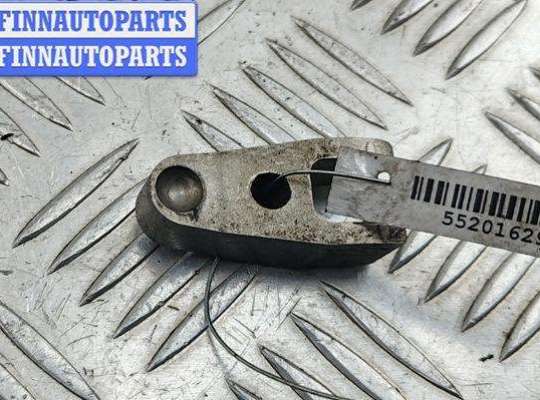 купить Скоба (кронштейн) крепления форсунки на Mercedes E-Class W210 (1995-2002)