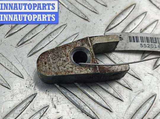 купить Скоба (кронштейн) крепления форсунки на Mercedes E-Class W210 (1995-2002)