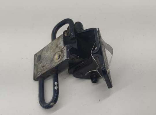 купить Петля двери передней левой на Audi A4 B7 (2004-2008)