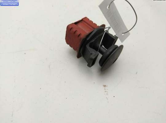 купить Кронштейн радиатора на Mercedes W211 (E)