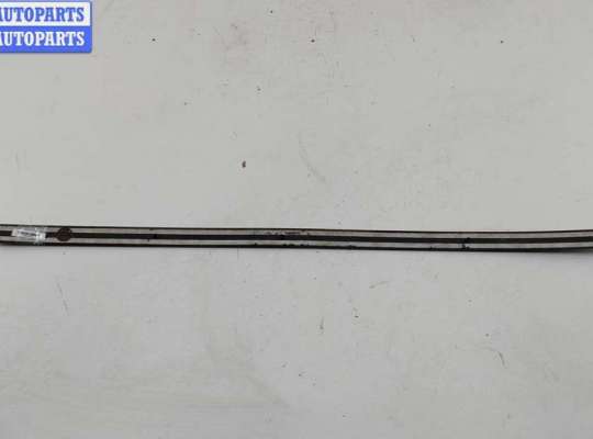 купить Молдинг двери передней правой на Volkswagen Golf-4