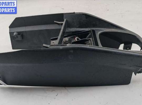 купить Консоль салона (кулисная часть) на Volkswagen Golf-4