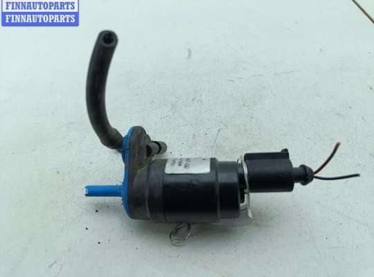 купить Насос (моторчик) омывателя стекла на Volkswagen Passat B5