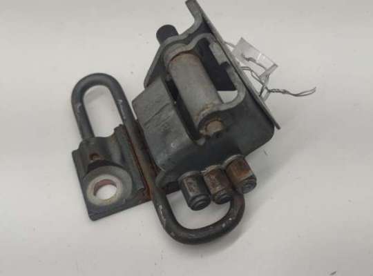 купить Петля двери передней левой на Audi A6 C5 (1997-2005)