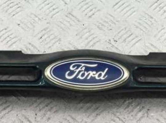 купить Решетка радиатора на Ford Mondeo I (1993-1996)