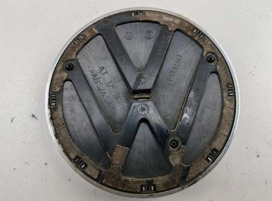 купить Эмблема на Volkswagen Passat B6