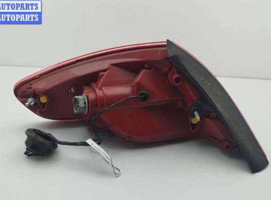купить Фонарь задний правый на Peugeot 307