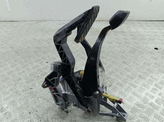 купить Узел педальный на Audi A6 C5 (1997-2005)