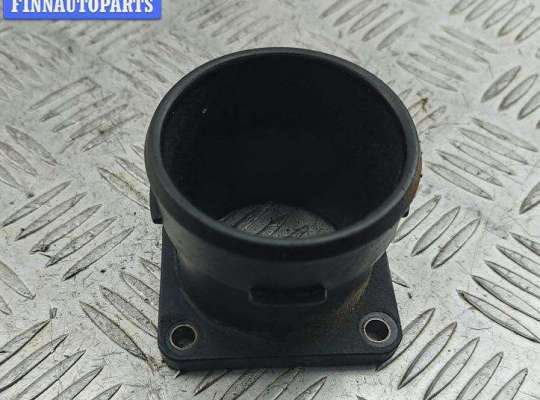 купить Патрубок воздушного фильтра на Volkswagen Transporter T4