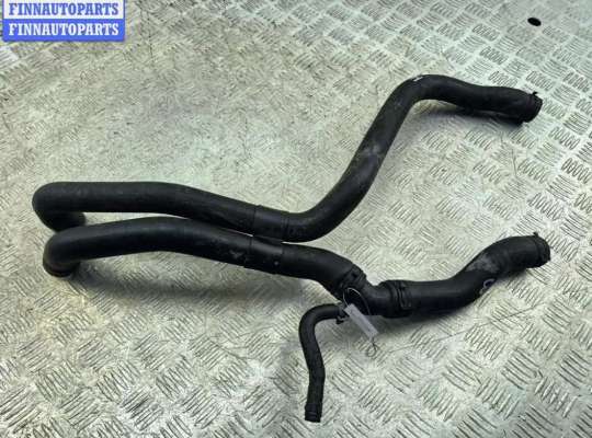 Патрубок радиатора VG2767950 на Volkswagen Passat B5