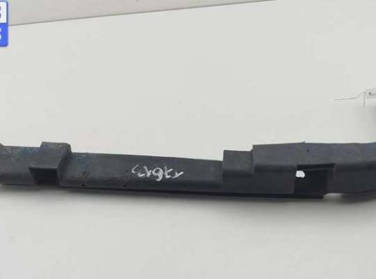 Кронштейн бампера заднего VG2726946 на Volkswagen Transporter T4