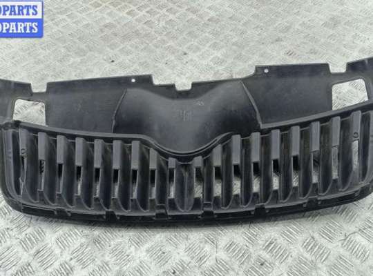 купить Решетка радиатора на Skoda Fabia mk2 (5J)