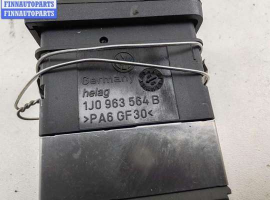 купить Кнопка обогрева сидений на Volkswagen Bora