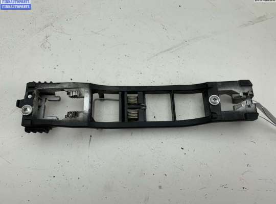 купить Корпус (держатель) ручки двери передней левой на Mercedes C-Class W202 (1993-2000)