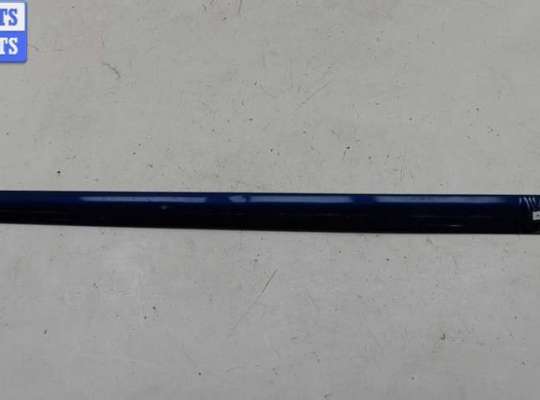 купить Молдинг двери передней правой на Peugeot 307