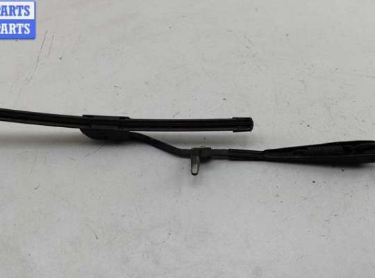 купить Щеткодержатель (поводок стеклоочистителя) задний на Kia Sorento (2002-2009)