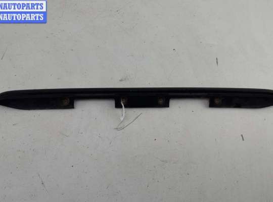Накладка подсветки номера MB1705880 на Mercedes W124 (1985-1995)