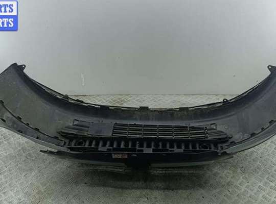 Бампер передний на Peugeot 307