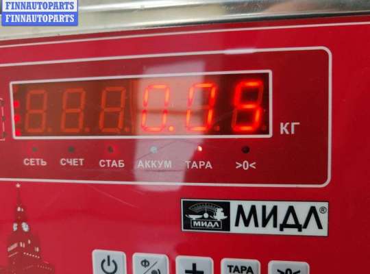 Кнопки стеклоподьемника на Toyota Avensis II (T250)