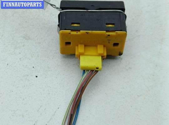 купить Кнопка стеклоподъемника переднего левого на BMW 3 E36 (1991-2000)