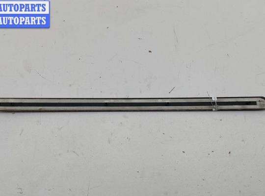 купить Молдинг двери задней левой на Volkswagen Golf-4