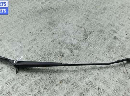 купить Щеткодержатель (поводок стеклоочистителя) передний на Peugeot 308 T7 (2007-2013)