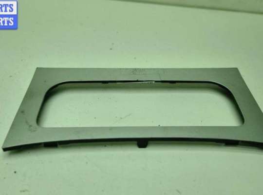 купить Накладка декоративная на Volkswagen Passat B6