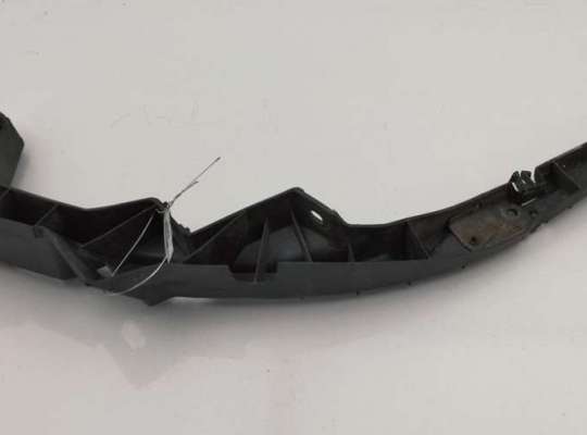 Кронштейн бампера переднего VG2762390 на Volkswagen Passat B5
