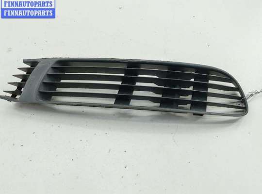 Решётка (заглушка) в бампер VG2706464 на Volkswagen Passat B5