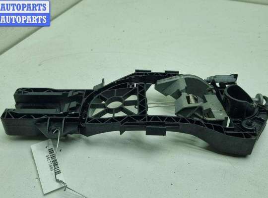 купить Корпус (держатель) ручки двери задней правой на Volkswagen Passat B6