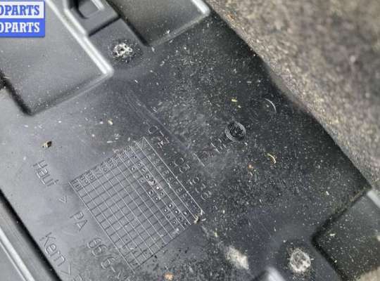 купить Накладка декоративная на двигатель на Volkswagen Touareg