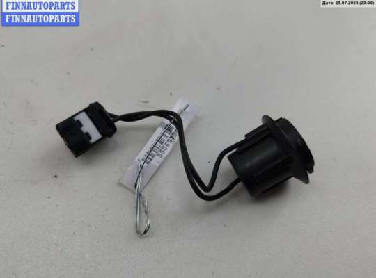 Патрон лампы фонаря MT521145 на Mitsubishi Carisma