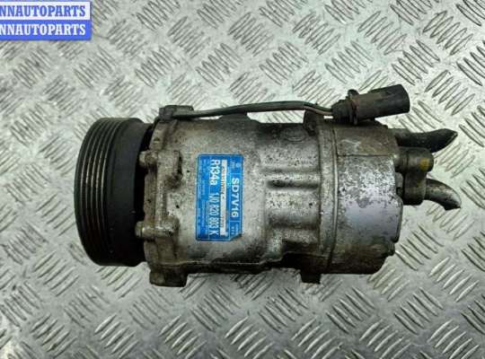 Компрессор кондиционера VG2715681 на Volkswagen Golf-4