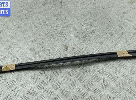 купить Молдинг лобового стекла на Volkswagen Passat B5+ (GP)