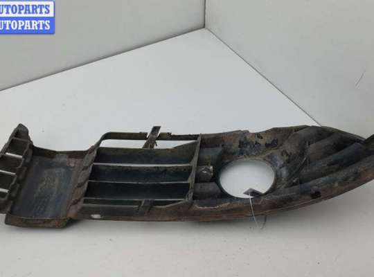 купить Рамка фары противотуманной левой на Volkswagen Passat B5+ (GP)