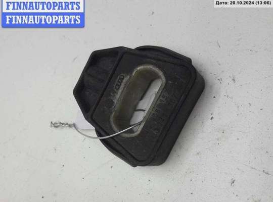 купить Кронштейн радиатора на Volkswagen Golf-4