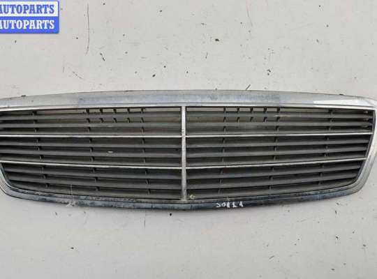 Решетка радиатора MB1654872 на Mercedes C-Class W203 (2000-2006)