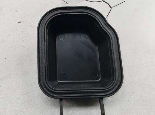 купить Крышка (заглушка) задняя фары левой на Ford Focus I (1998-2005)