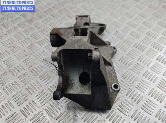 купить Кронштейн генератора на Volkswagen Passat B5