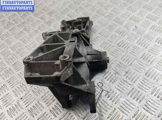 купить Кронштейн генератора на Volkswagen Passat B5