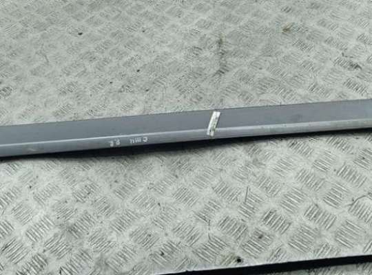 купить Молдинг двери передней правой на Audi A4 B7 (2004-2008)