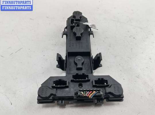 купить Плата фонаря заднего правого на Volkswagen Bora