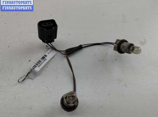 купить Патрон лампы фонаря на Skoda Roomster