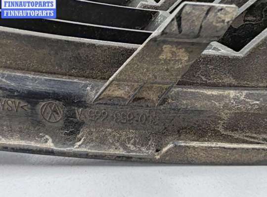 купить Рамка фары противотуманной левой на Volkswagen Passat B6