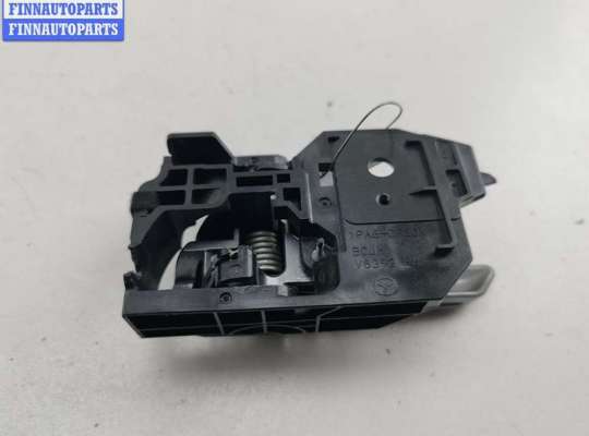 купить Ручка двери внутренняя задняя правая на Mazda 3 (2018- ) BP