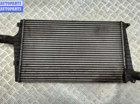 Радиатор интеркулера AU1748302 на Audi A6 C5 Allroad (2000-2005)