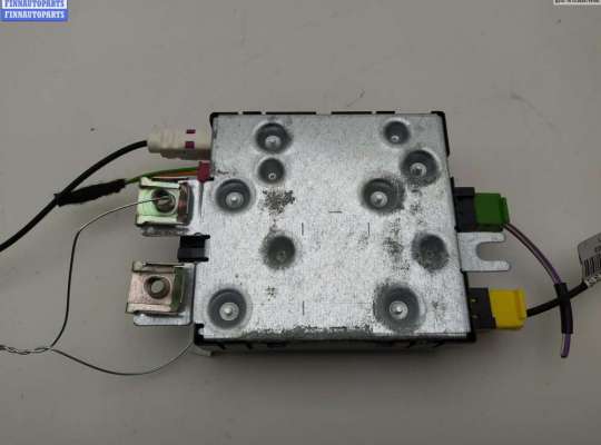 купить Усилитель антенны на Mercedes C-Class W204 (2007-2015)